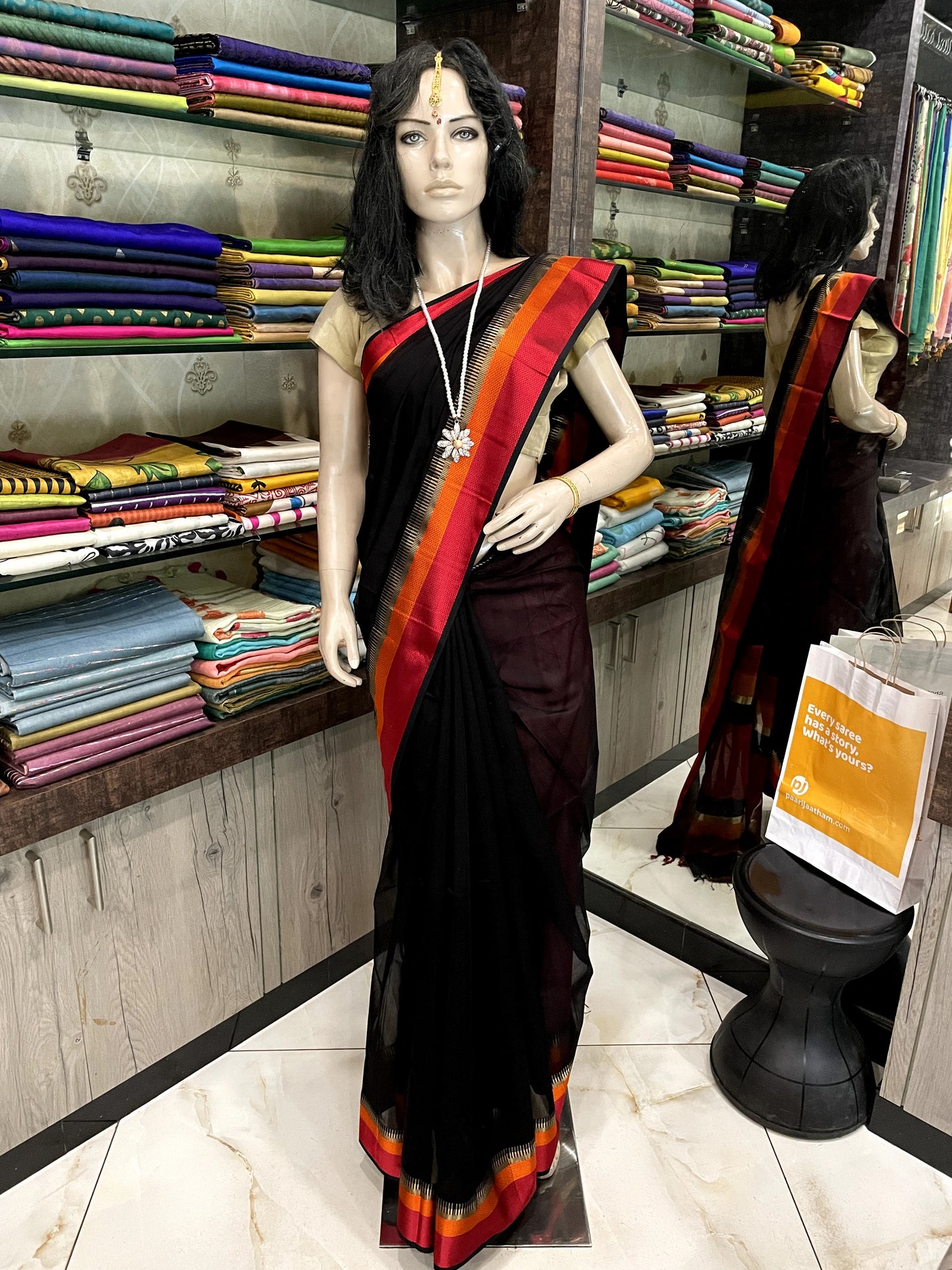 D24A029 Black Red Pure Handloom Maheshwari Silk Saree
