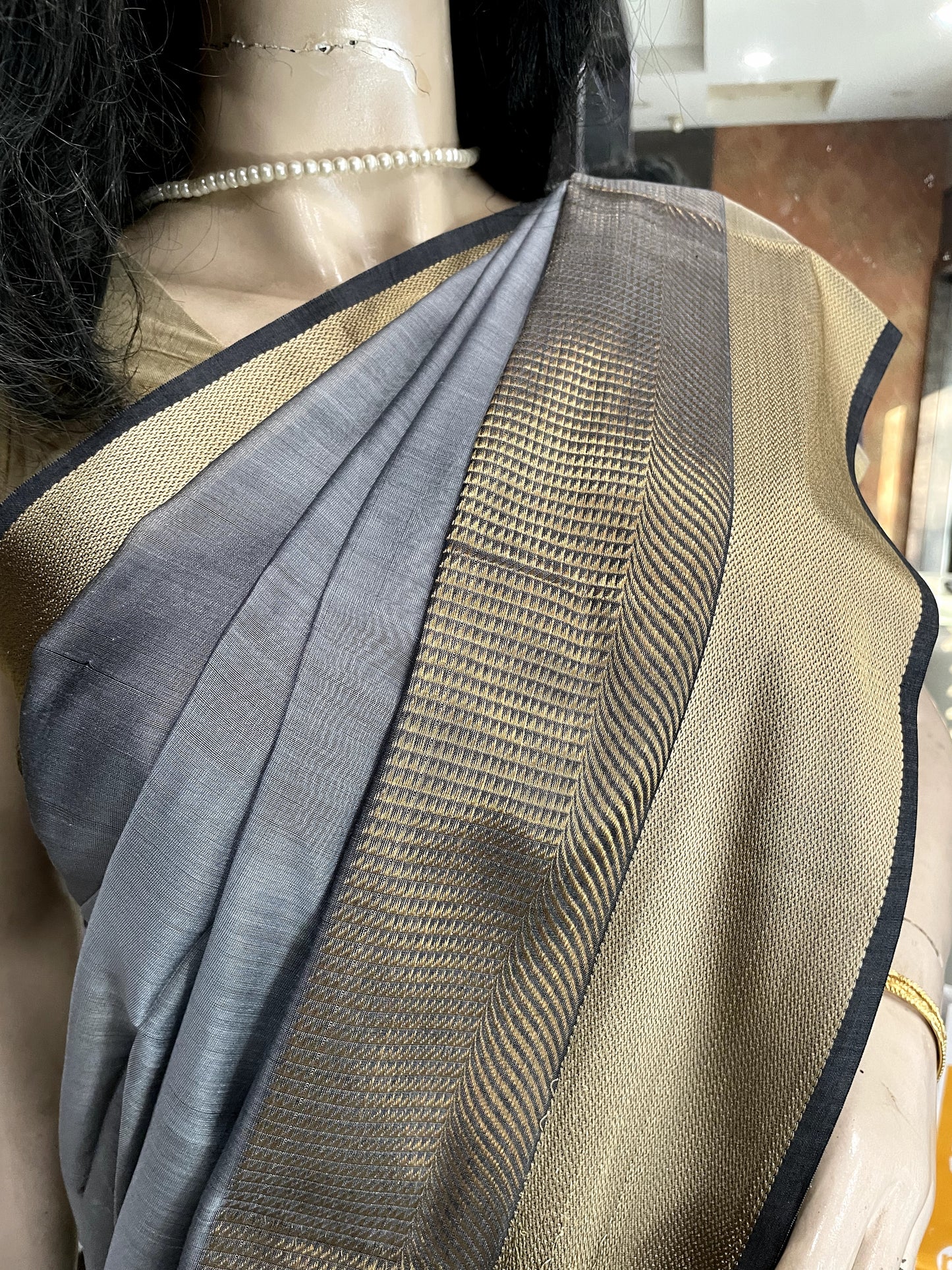 D24A030 Grey Black Pure Handloom Maheshwari Silk Saree