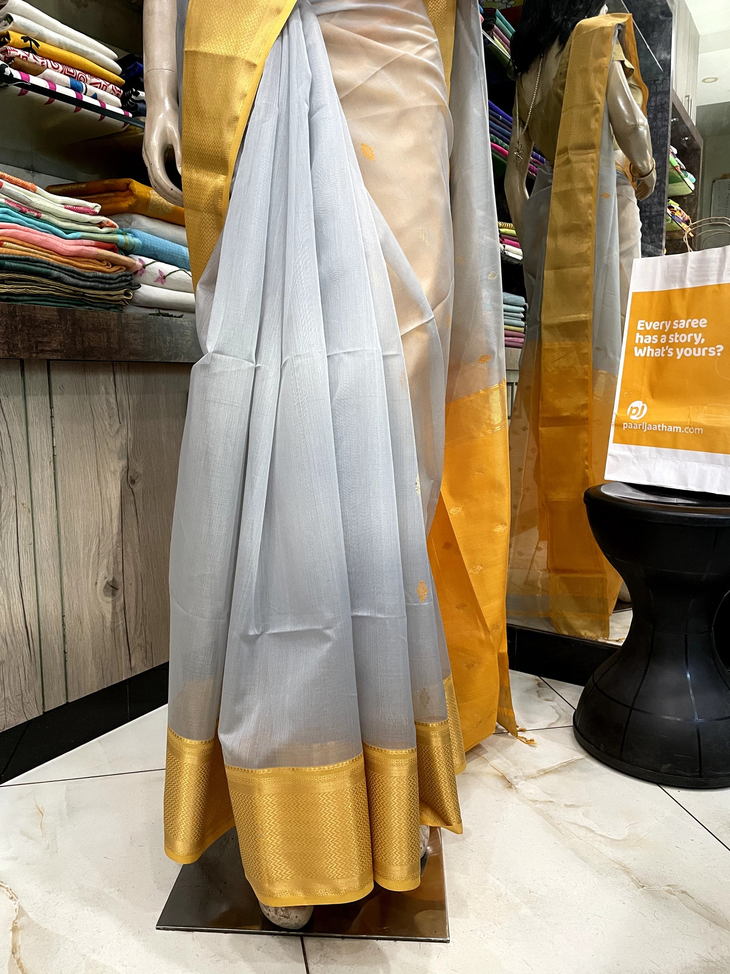 D24A035 Ash Gold Pure Handloom Maheshwari Silk Saree