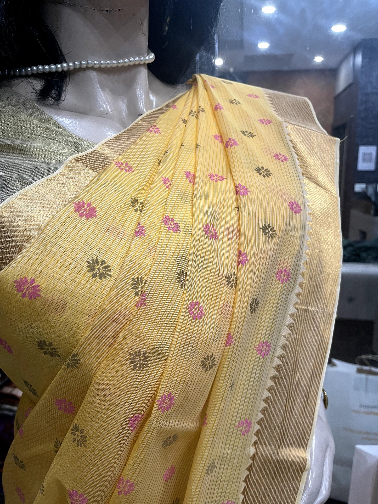 NV24A028 Yellow Gold Pure Handloom Mangalgiri Cotton Saree