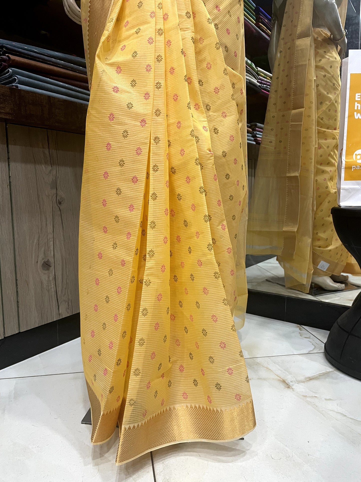NV24A028 Yellow Gold Pure Handloom Mangalgiri Cotton Saree