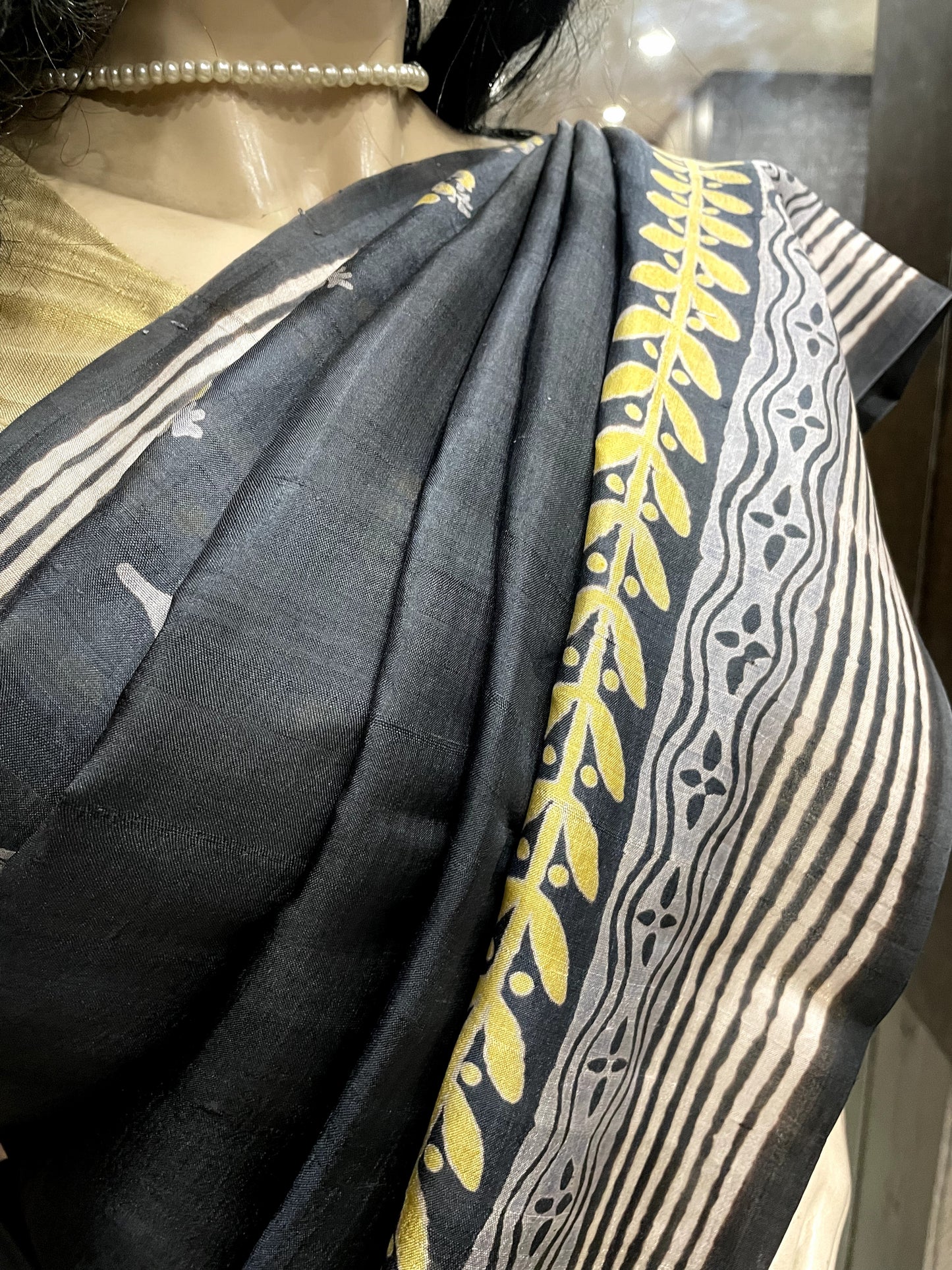 OT23A069 Grey White Pure Bishnupuri Silk Saree
