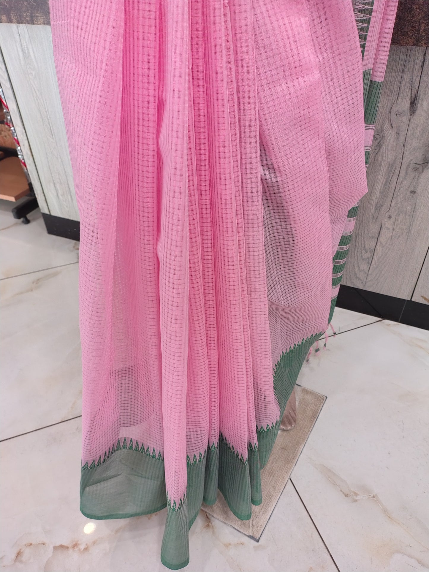 JN26A032 Pink and Green Pure Handloom Mangalgiri Cotton Saree