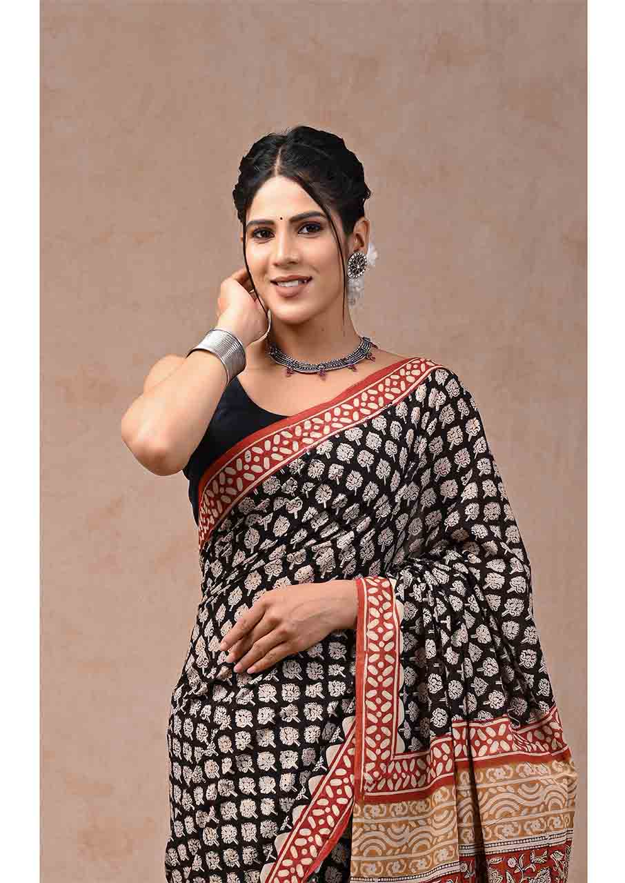 Black Red Pure Handloom Batik Print Cotton Saree