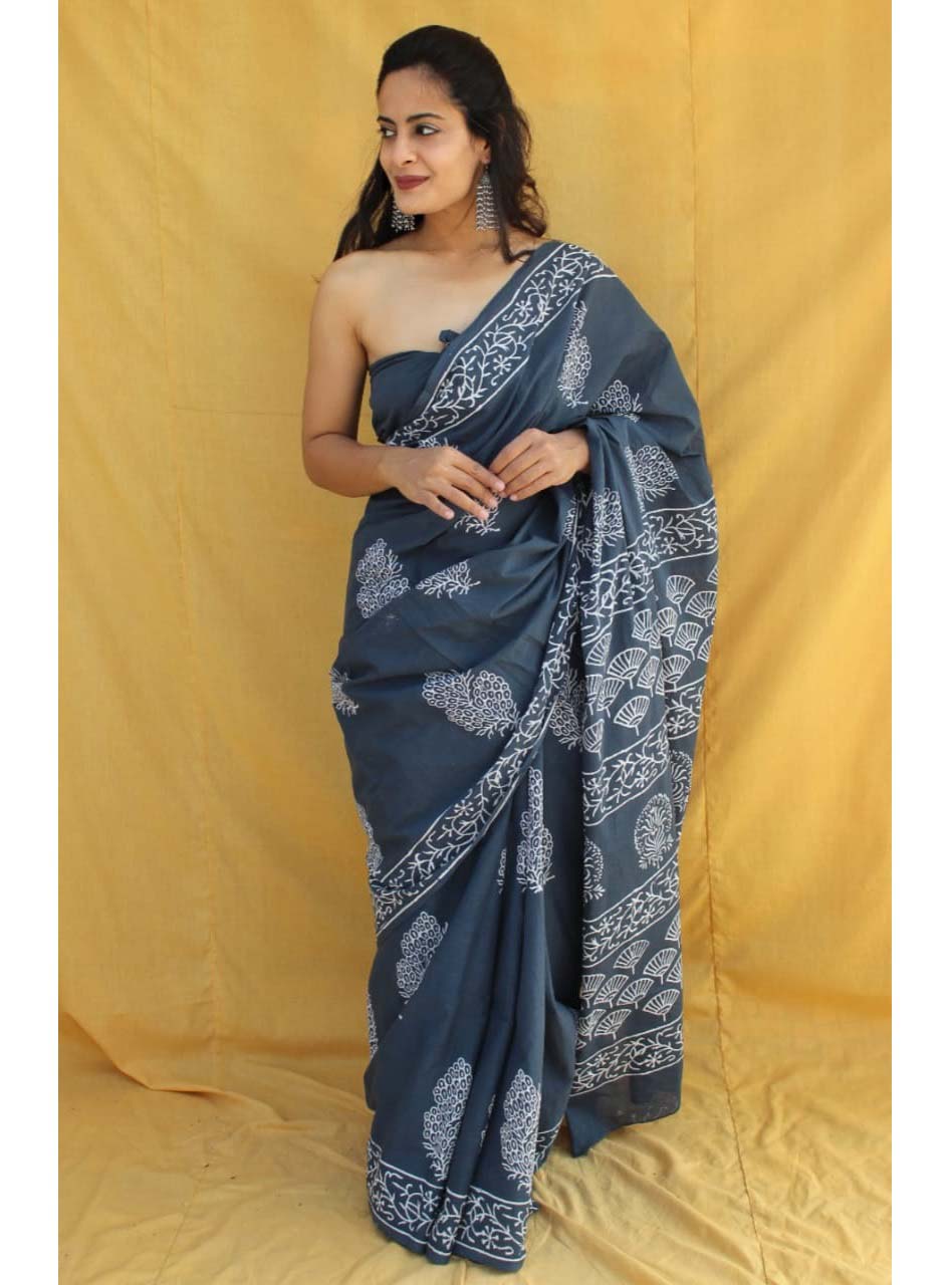 Grey White Pure Handloom Batik Print Cotton Saree