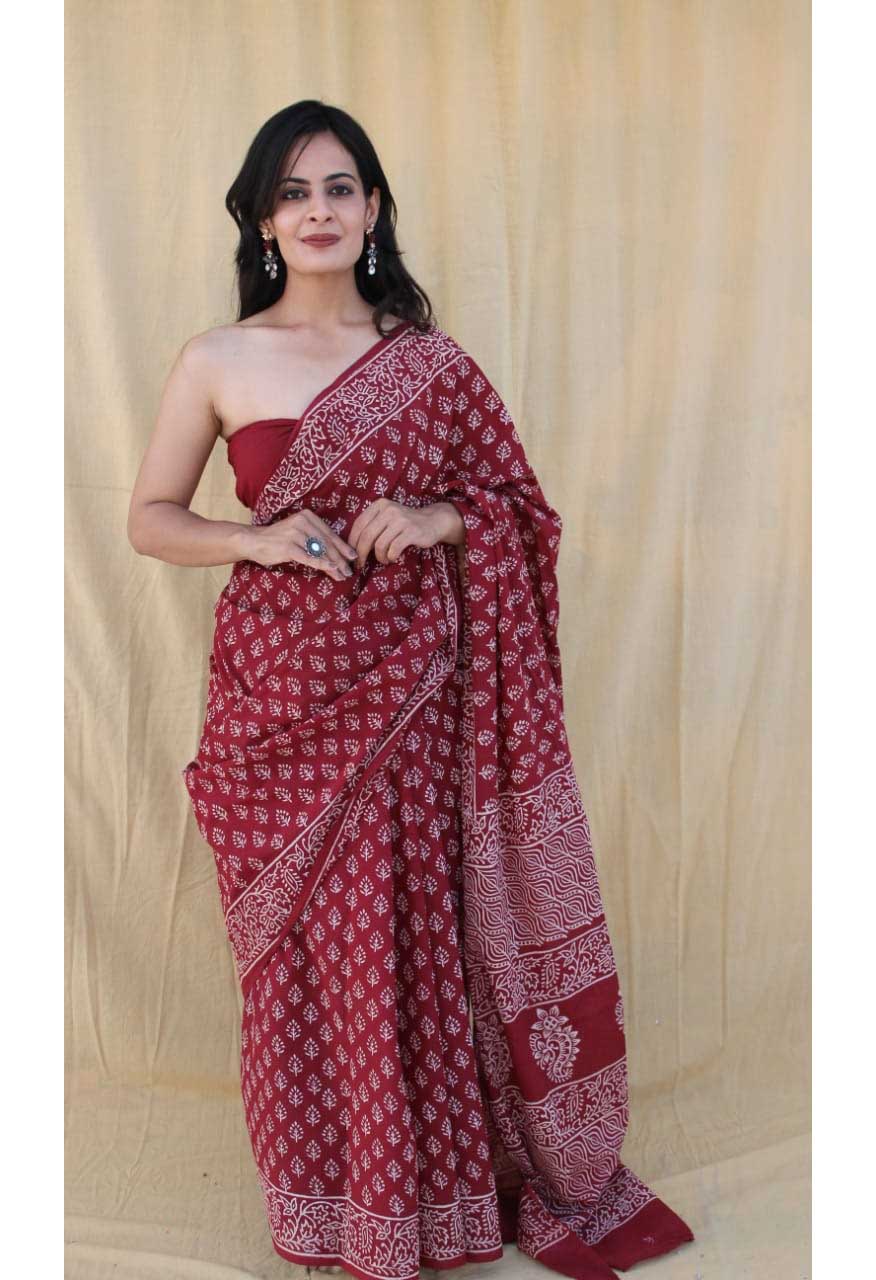 Maroon White Pure Handloom Batik Print Cotton Saree