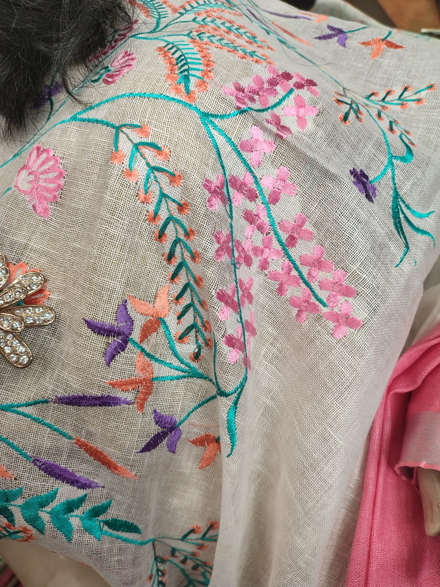 JL26A061 Pink and White Pure Handloom Linen Embroidered Saree