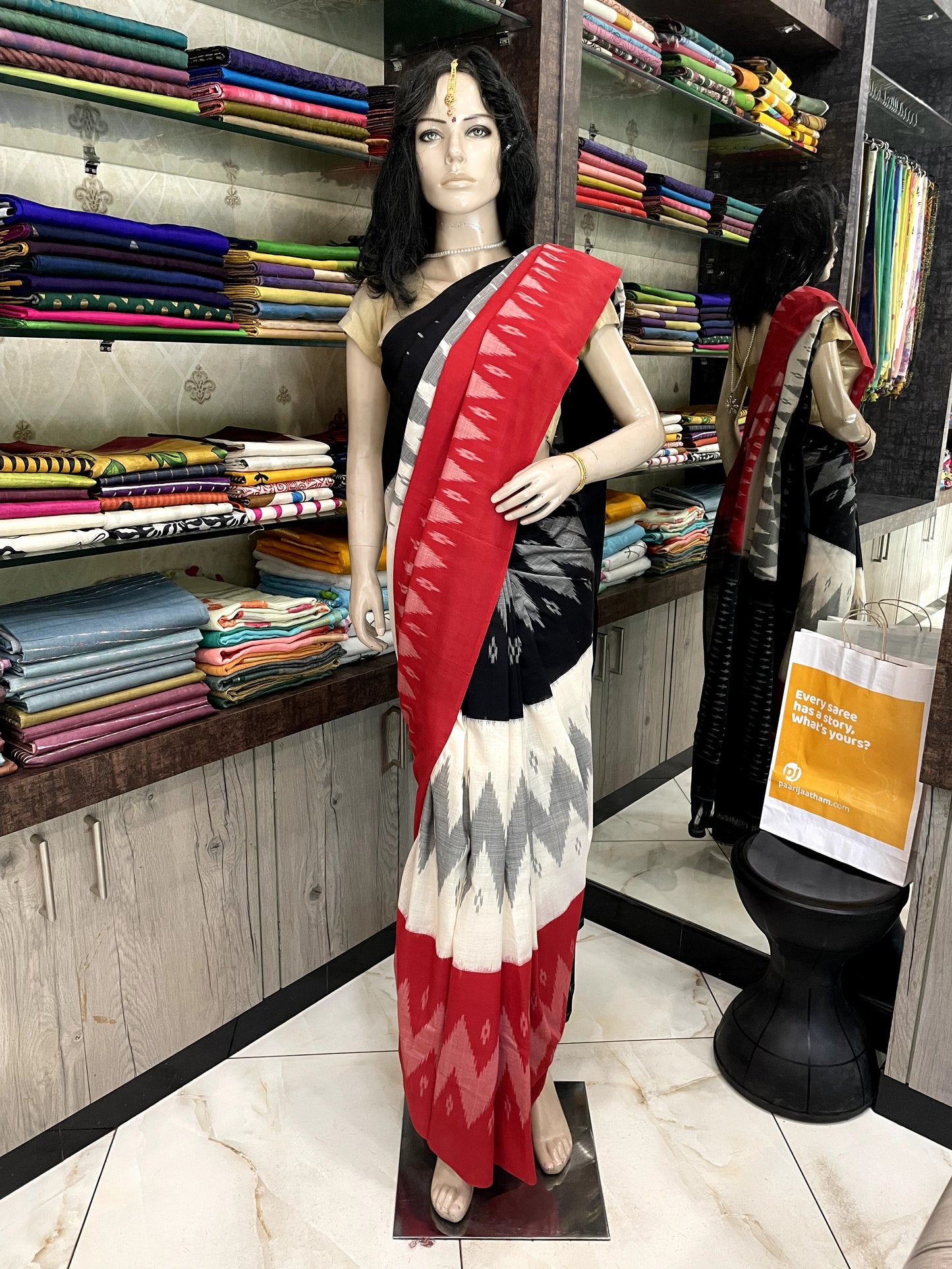 JA25A002 Black Red Handloom Pochampally Ikkat Mercerized Cotton Saree