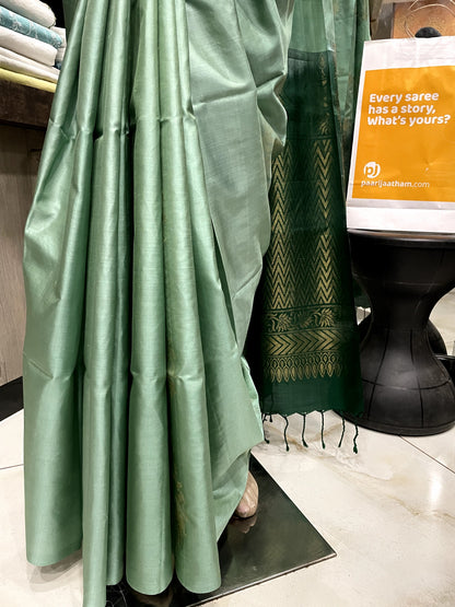 OT24A059 SeaGreen Green Pure Handloom Soft Silk Saree