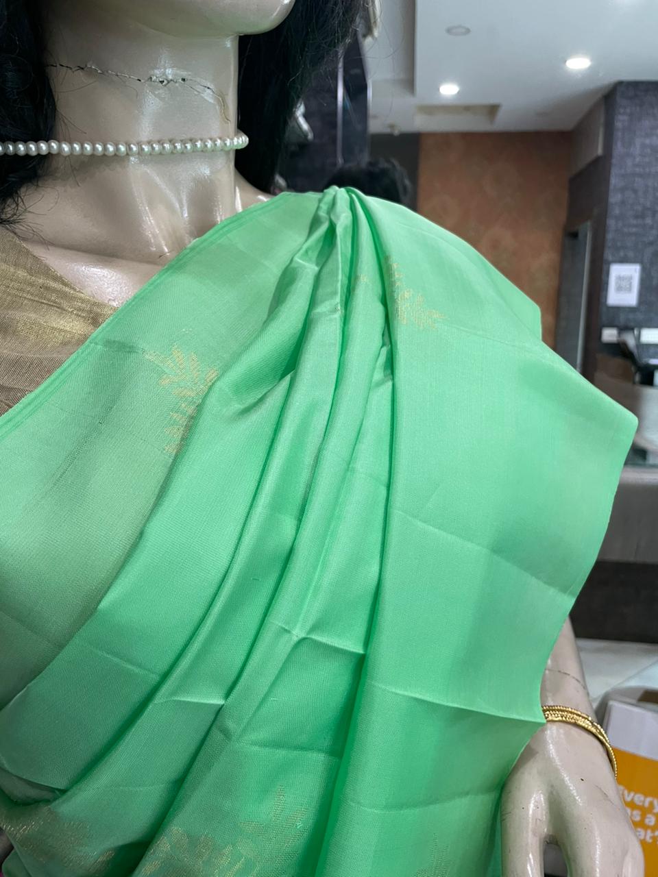 OT25A072 Green Pure Handloom Soft Silk Saree