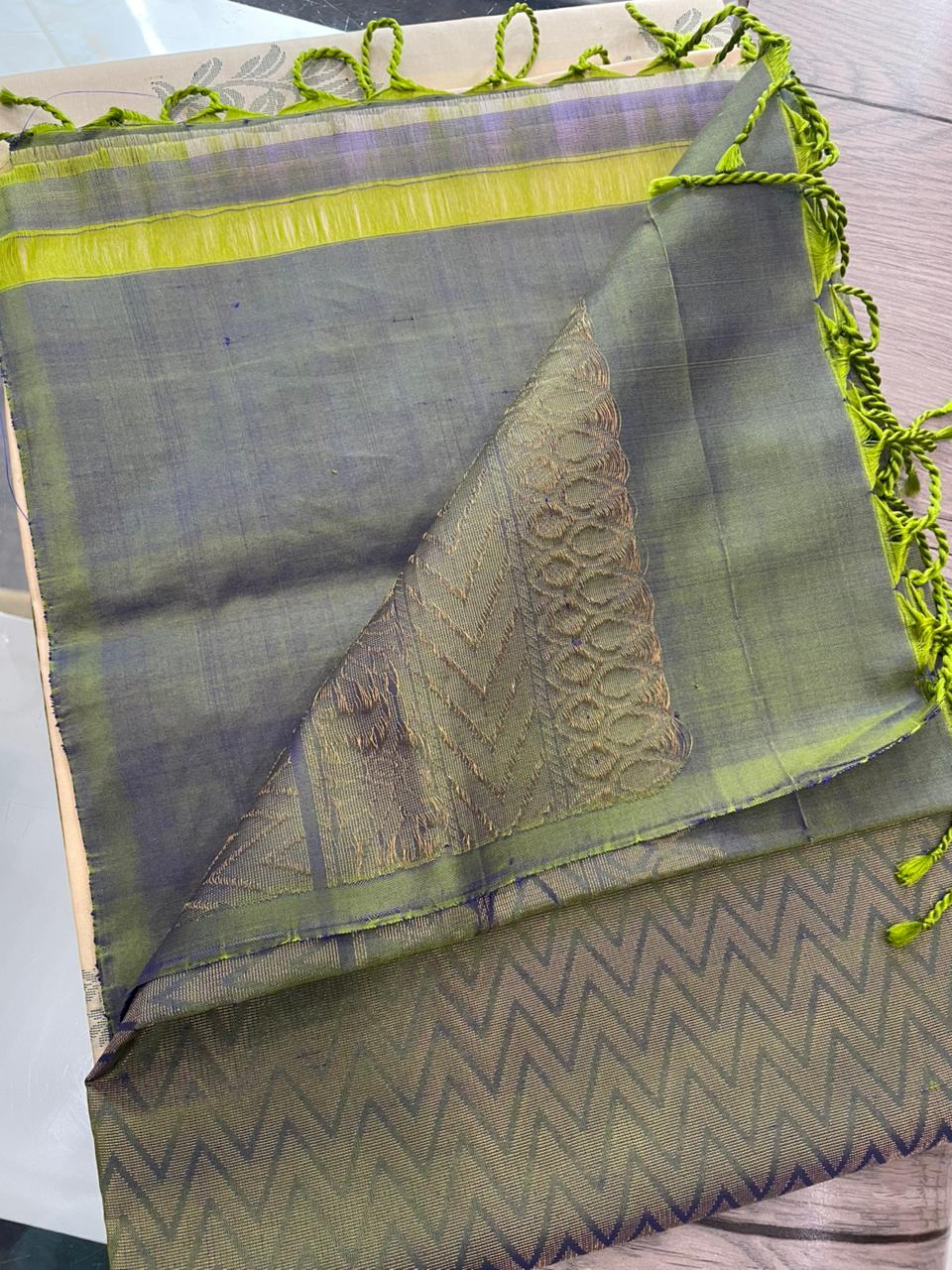 OT25A088 Cream Pure Handloom Soft Silk Saree