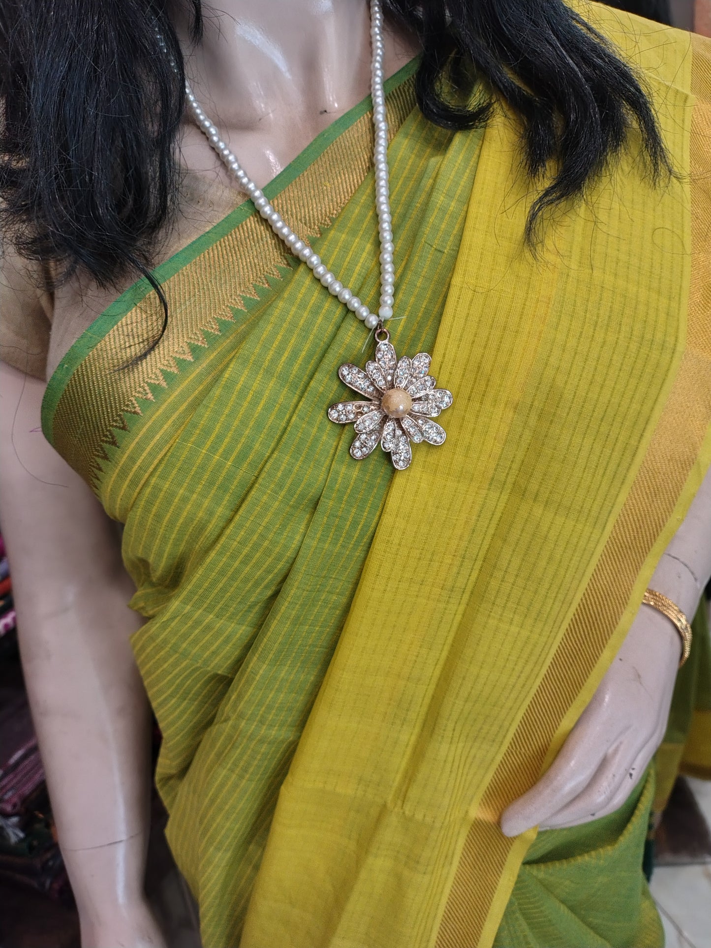 JL26A035 Yellow and Green Pure Handloom Mangalgiri Cotton Saree