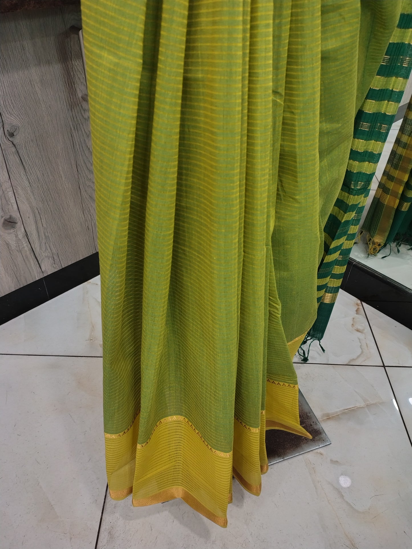 JL26A035 Yellow and Green Pure Handloom Mangalgiri Cotton Saree