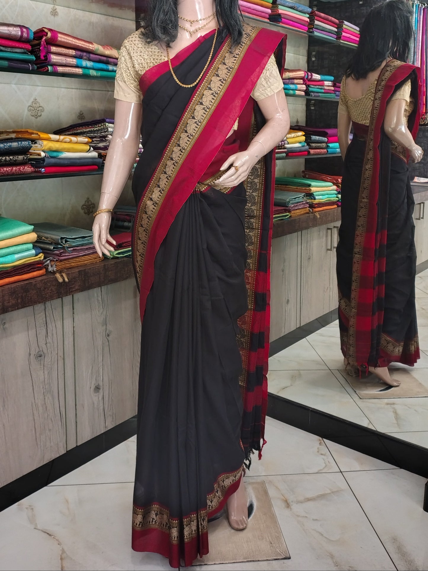 JN26A021 Black and Red Pure Handloom Narayanpet Cotton Saree