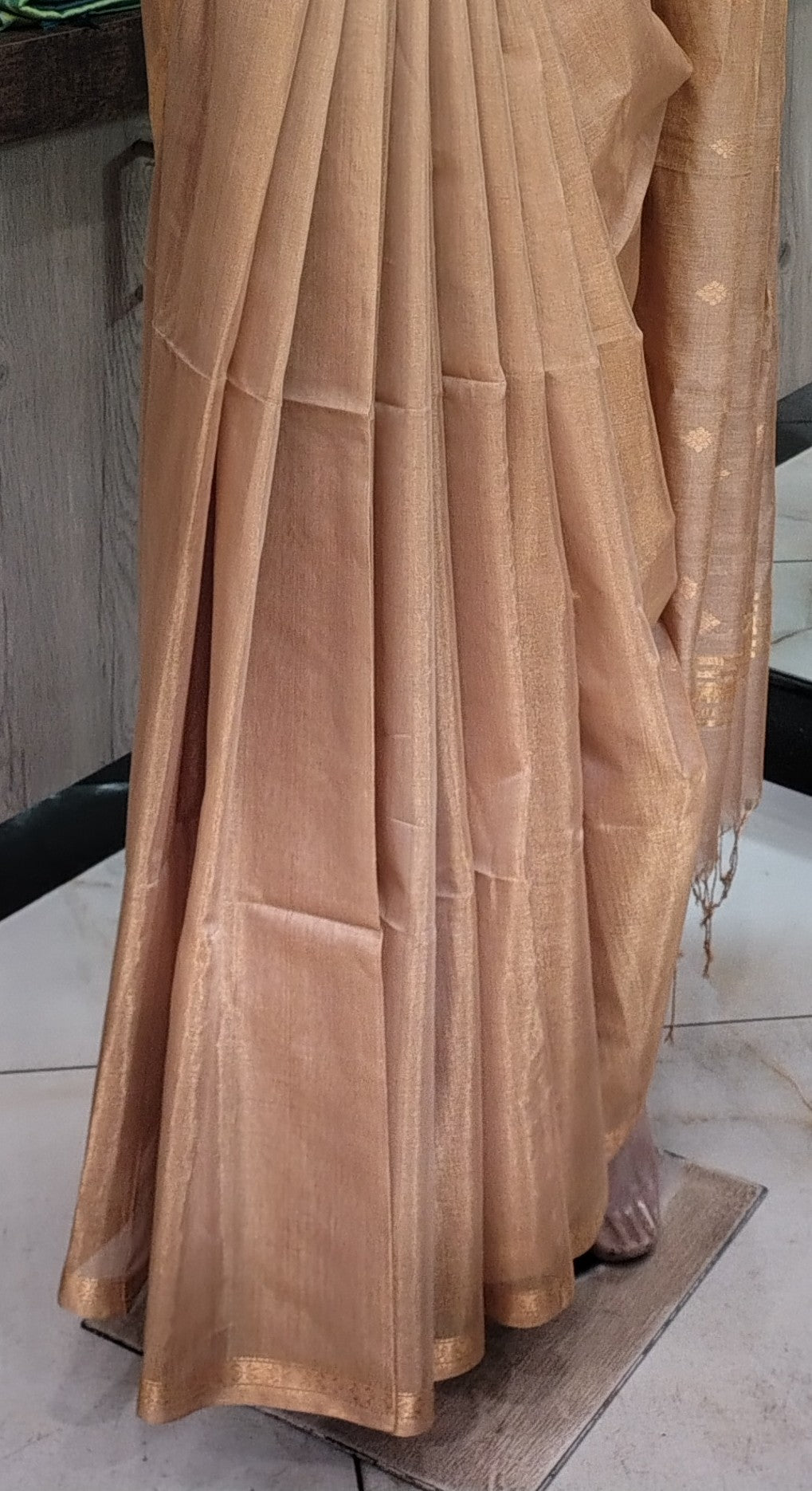 JN26A096 Gold Pure Handloom Maheshwari Silk Saree