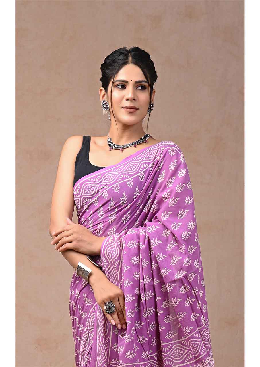 Pink White Pure Handloom Batik Print Cotton Saree